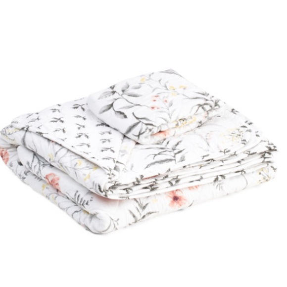 GREAT BAY HOME
Maisie Wildflower Quilt Set - Picture 2 of 2